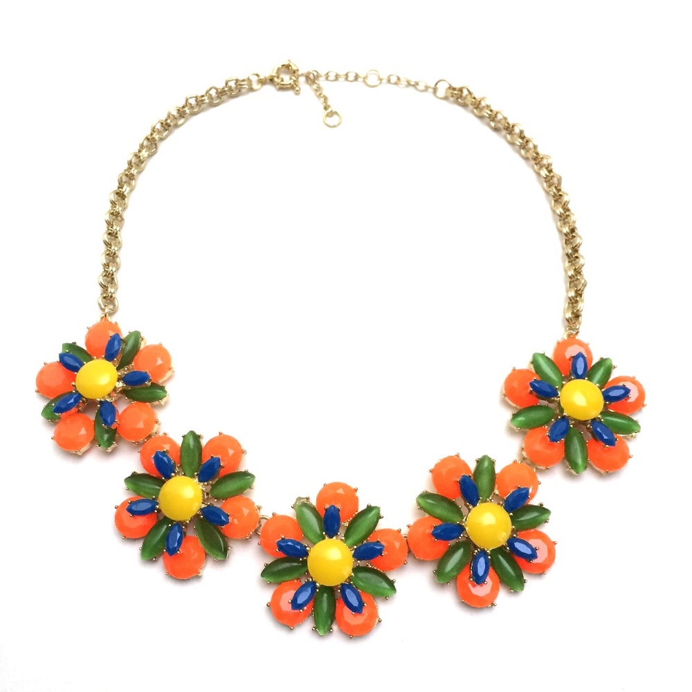 NWOT Colorful Flower Necklace